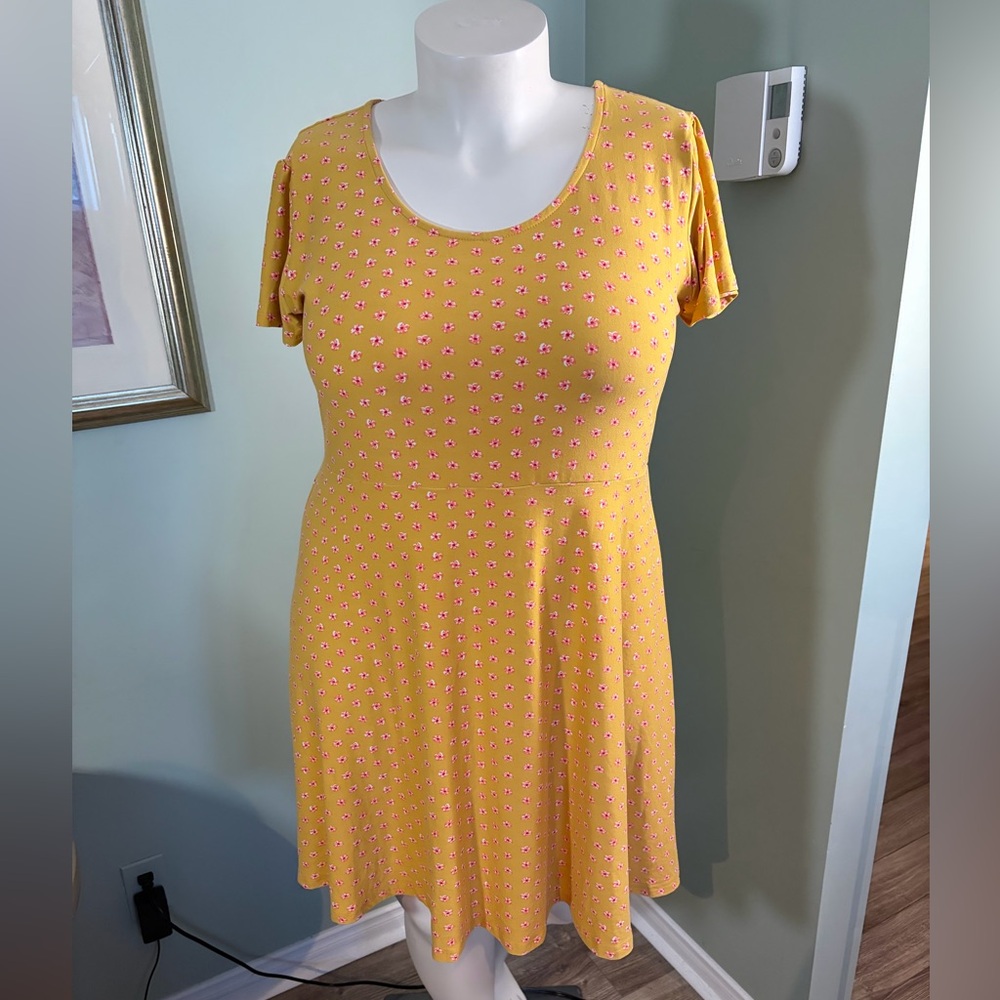 Yellow Floral Scoop Neck Swing Dress